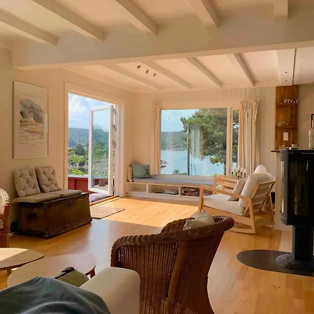 Idyllic Cabin With Sea View On Peaceful Island Lyngor