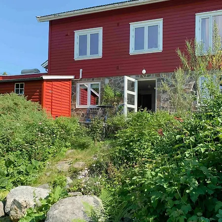 Idyllic Cabin With Sea View On Peaceful Island Prázdninový dům