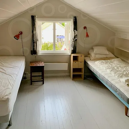 Prázdninový dům Idyllic Cabin With Sea View On Peaceful Island