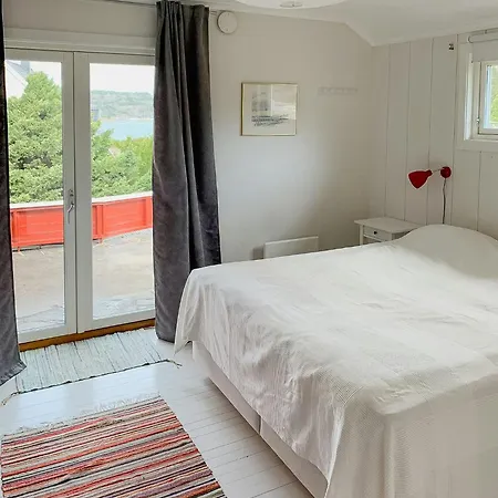 Idyllic With Sea View On Peaceful Island Lyngor