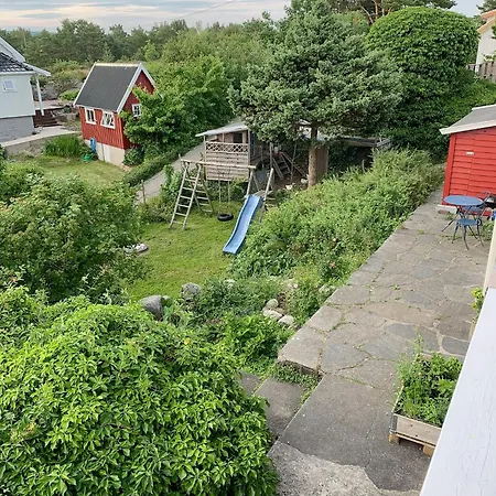 Idyllic With Sea View On Peaceful Island * Lyngor