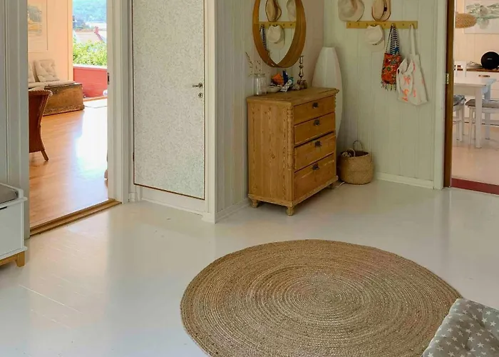 Ferienhaus Idyllic With Sea View On Peaceful Island