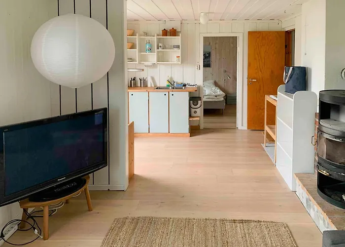 Idyllic With Sea View On Peaceful Island * Lyngor